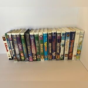 19 lot VHS tapes family/kid films